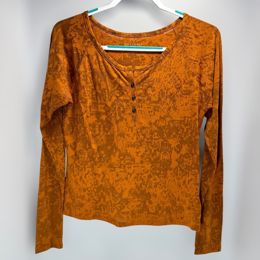 Shyanne Long Sleeve Burnout Henley Top Women’s Medium